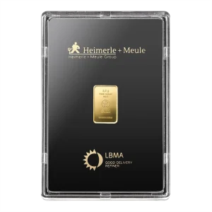 Voorkant 2,5 gram goudbaar van Heimerle + Meule met certificaat geseald hardplastic cover goudplaatje is LBMA gecertificeerd